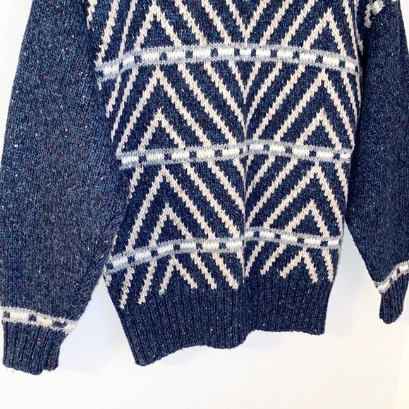 VINTAGE 90s Sweater - Picture 3 of 7